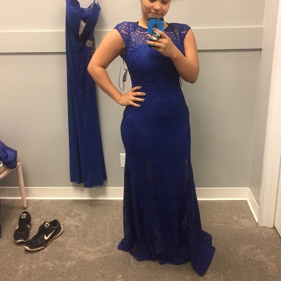 Prom dress - Picture 2 of 5